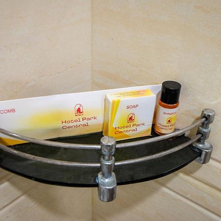 Hotel Park Central Kolkata Luaran gambar